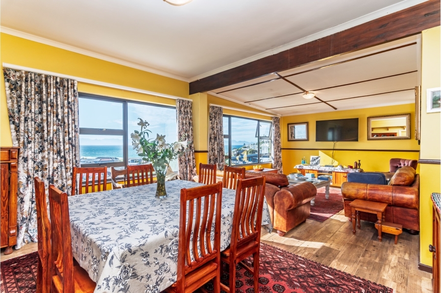 5 Bedroom Property for Sale in Fish Hoek Western Cape